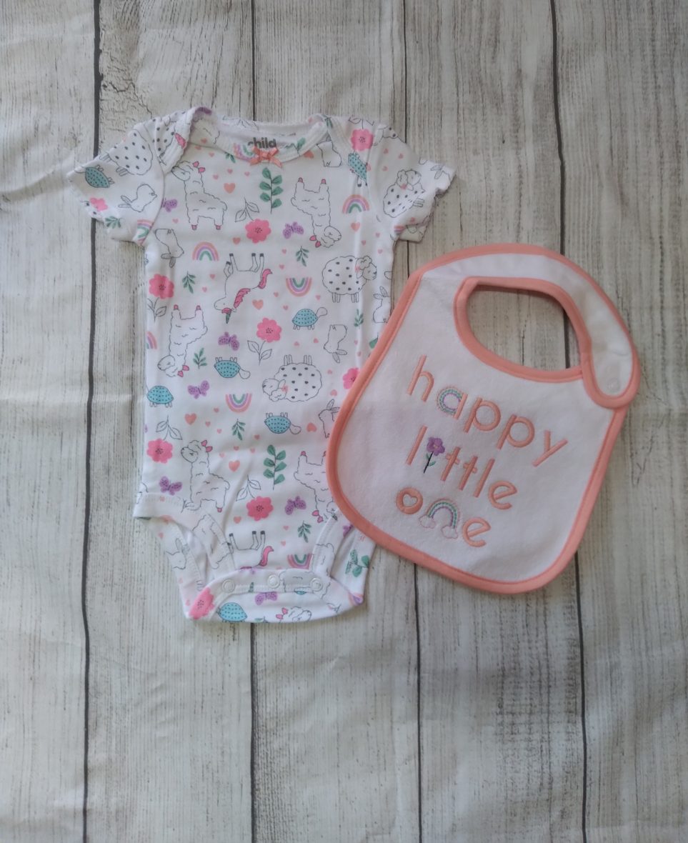 Carter’s Baby Girl Onesie & Bib Set – Happy Little One