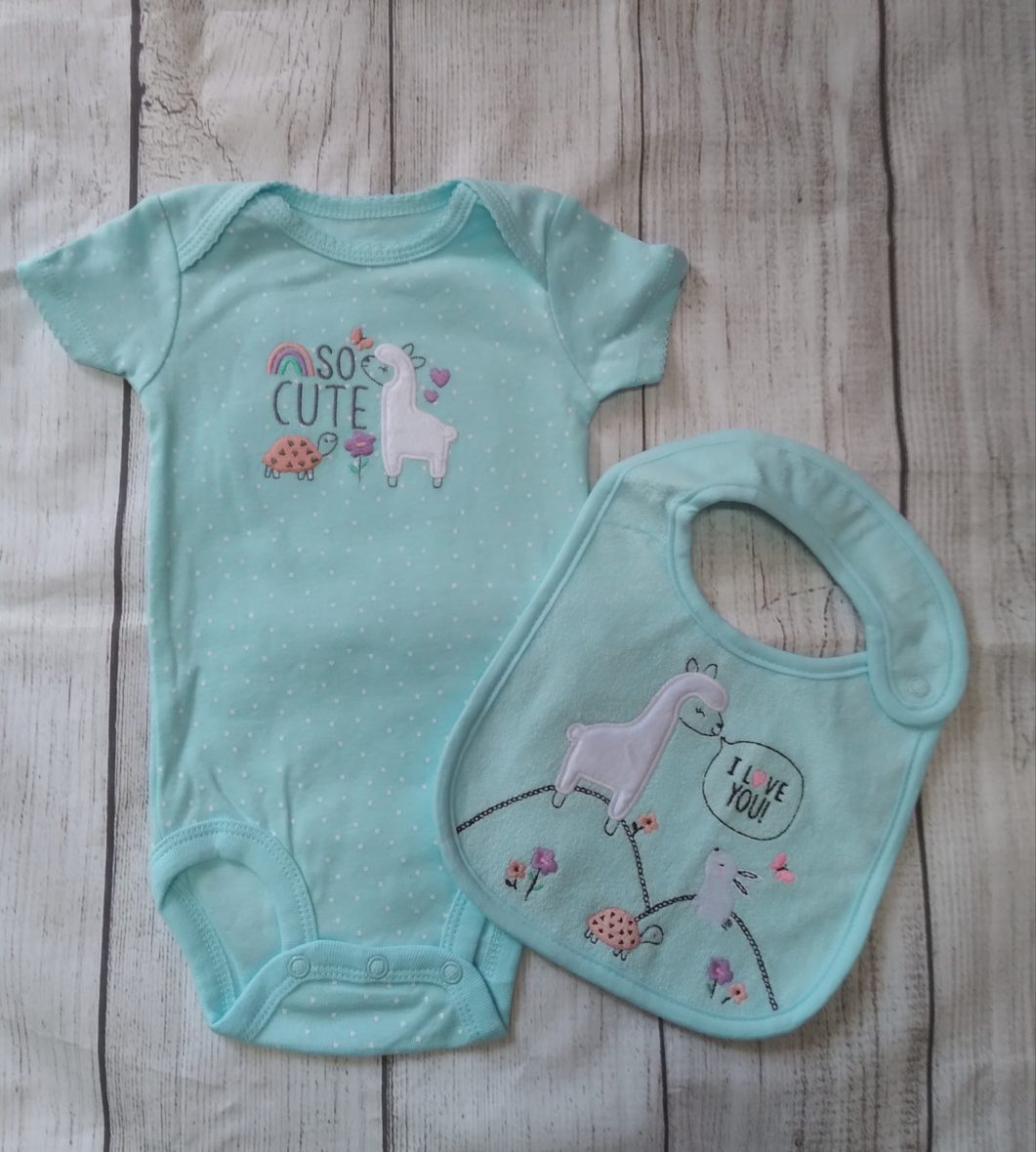 Carter’s Baby Girl Onesie & Bib Set – So Cute llama