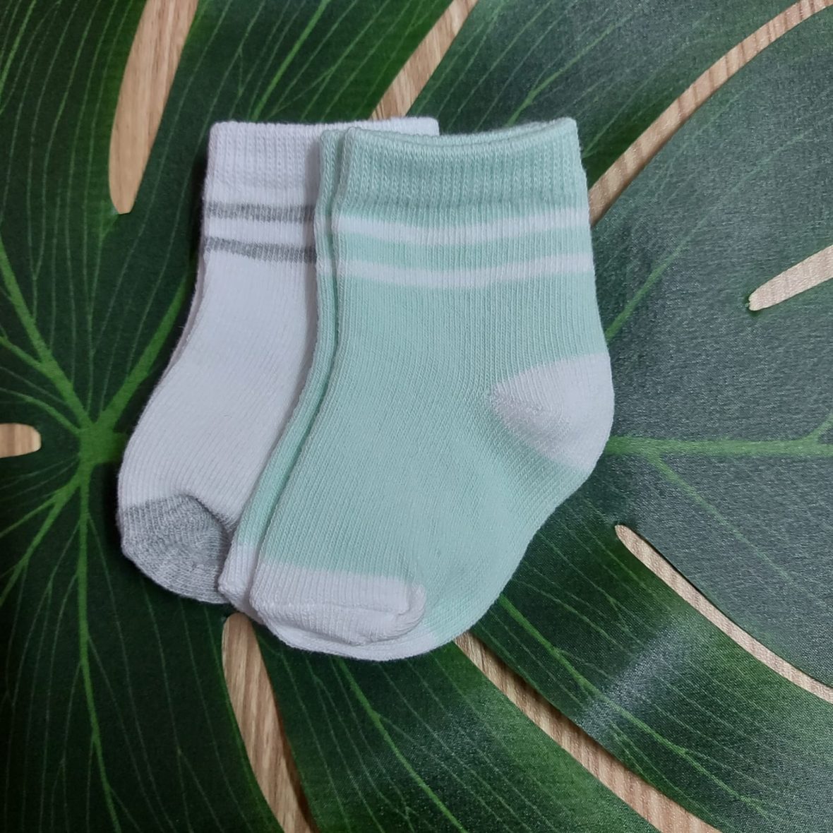 Carter’s Unisex Baby Socks – 2 Pairs