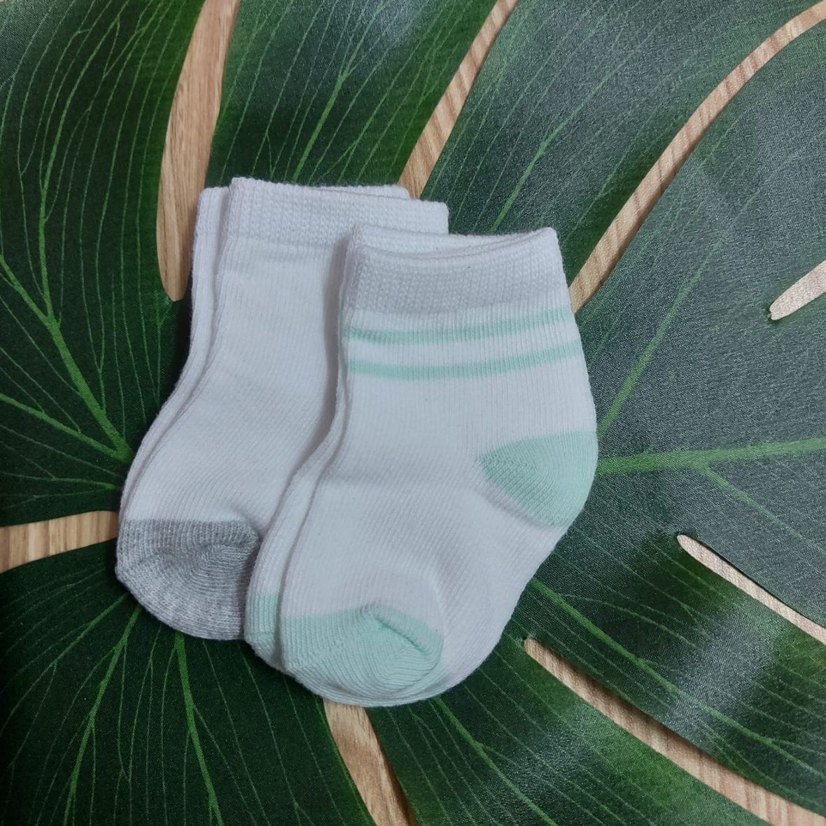 Carter’s Unisex Baby Socks – 2 Pairs