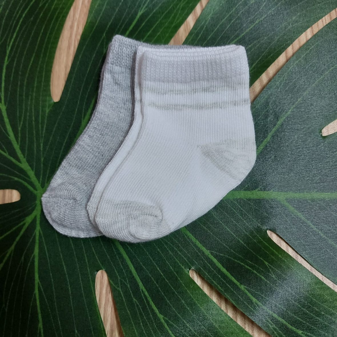 Carter’s Unisex Baby Socks – 2 Pair