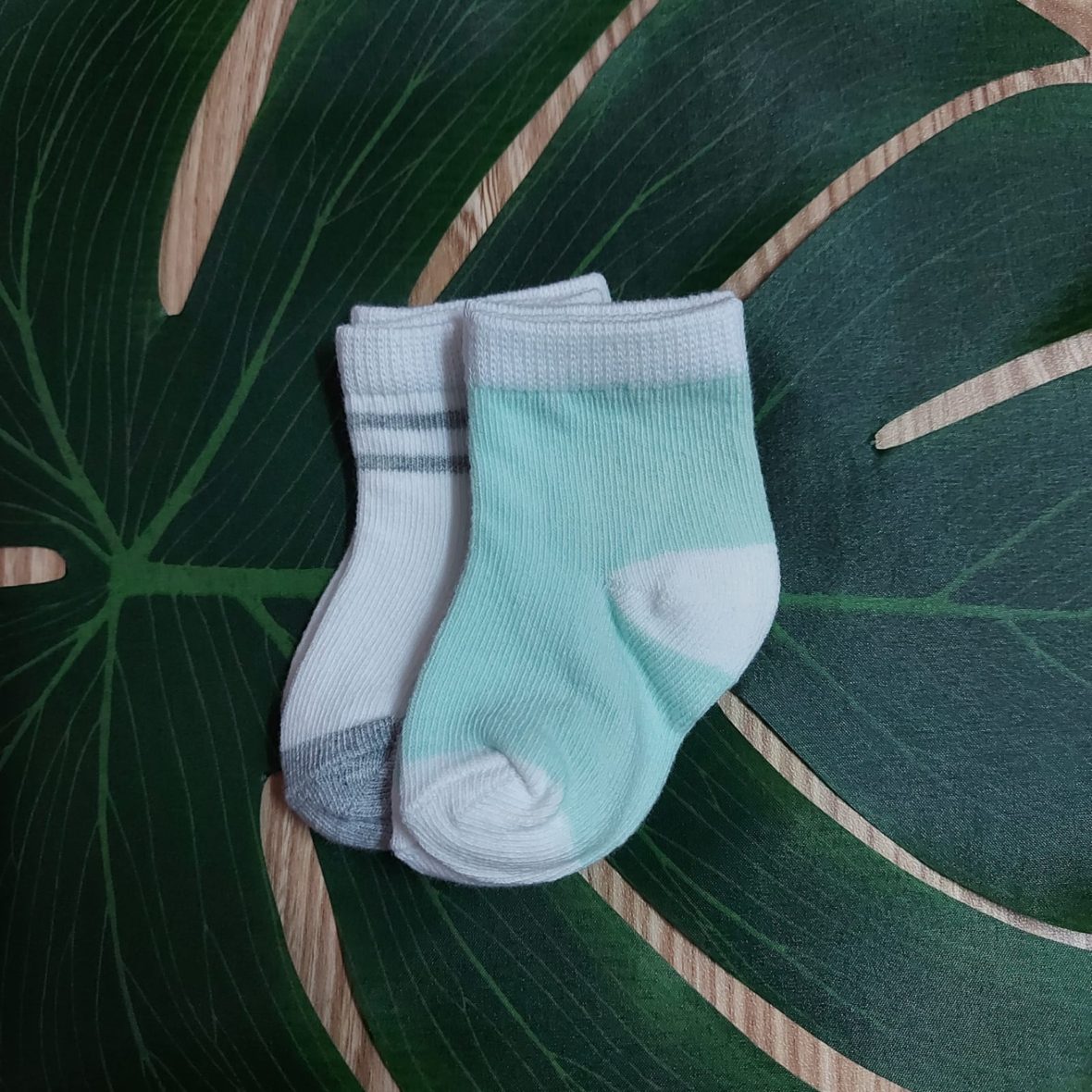 Carter’s Unisex Baby Socks – 2 Pairs