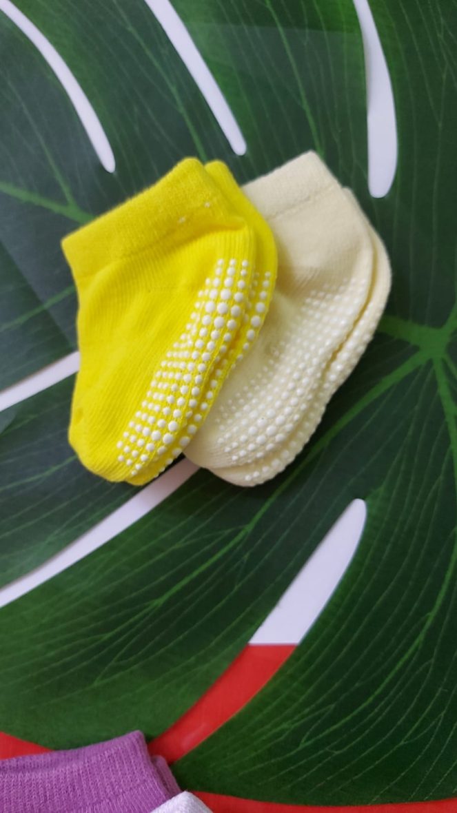 Mini Angels Unisex Baby Socks 0 – 6 Months – 2 Pairs Yellow/Pastel Yellow