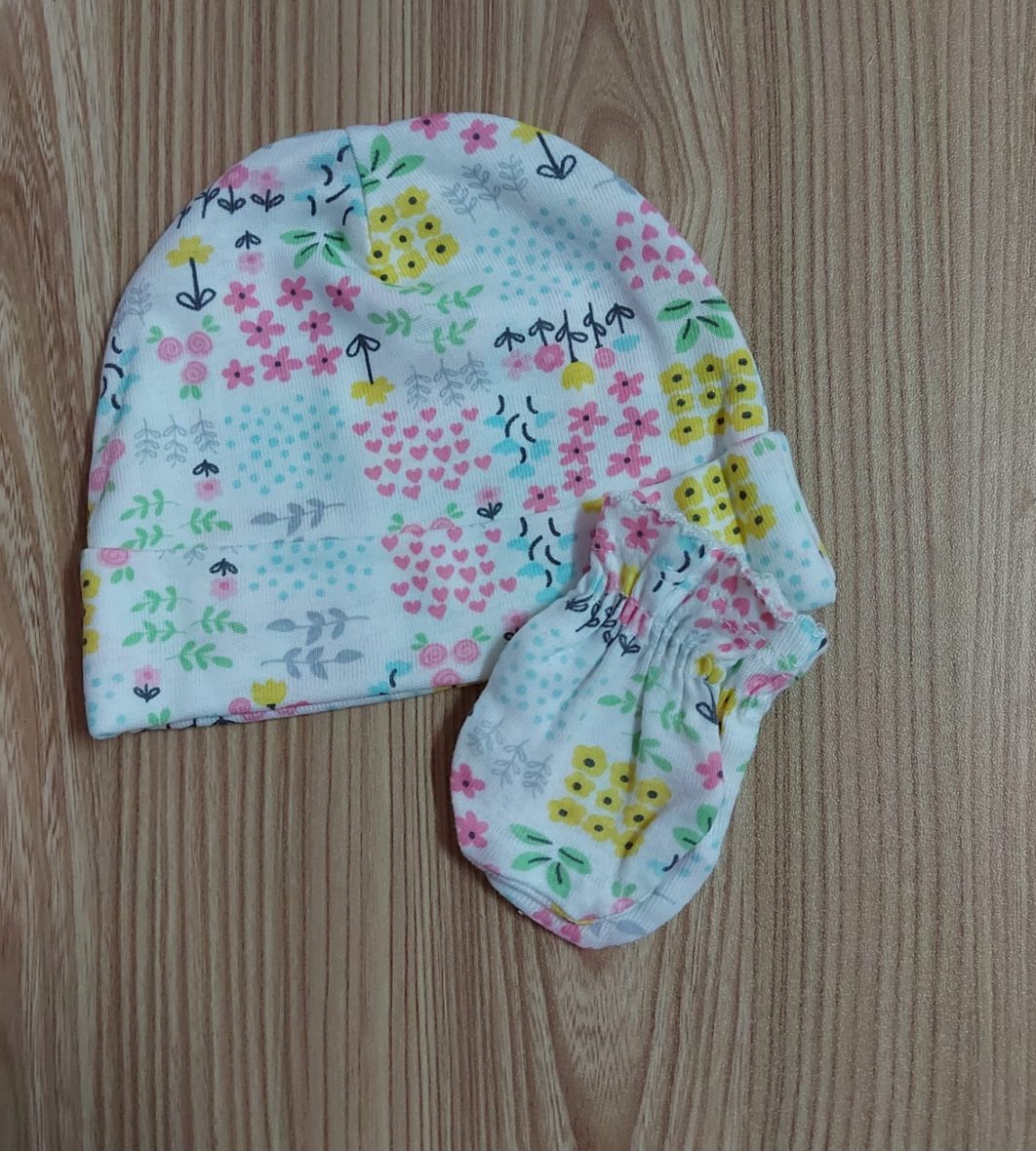 Onesie Brand Baby Girl Cap & Mitten Set – White/Floral