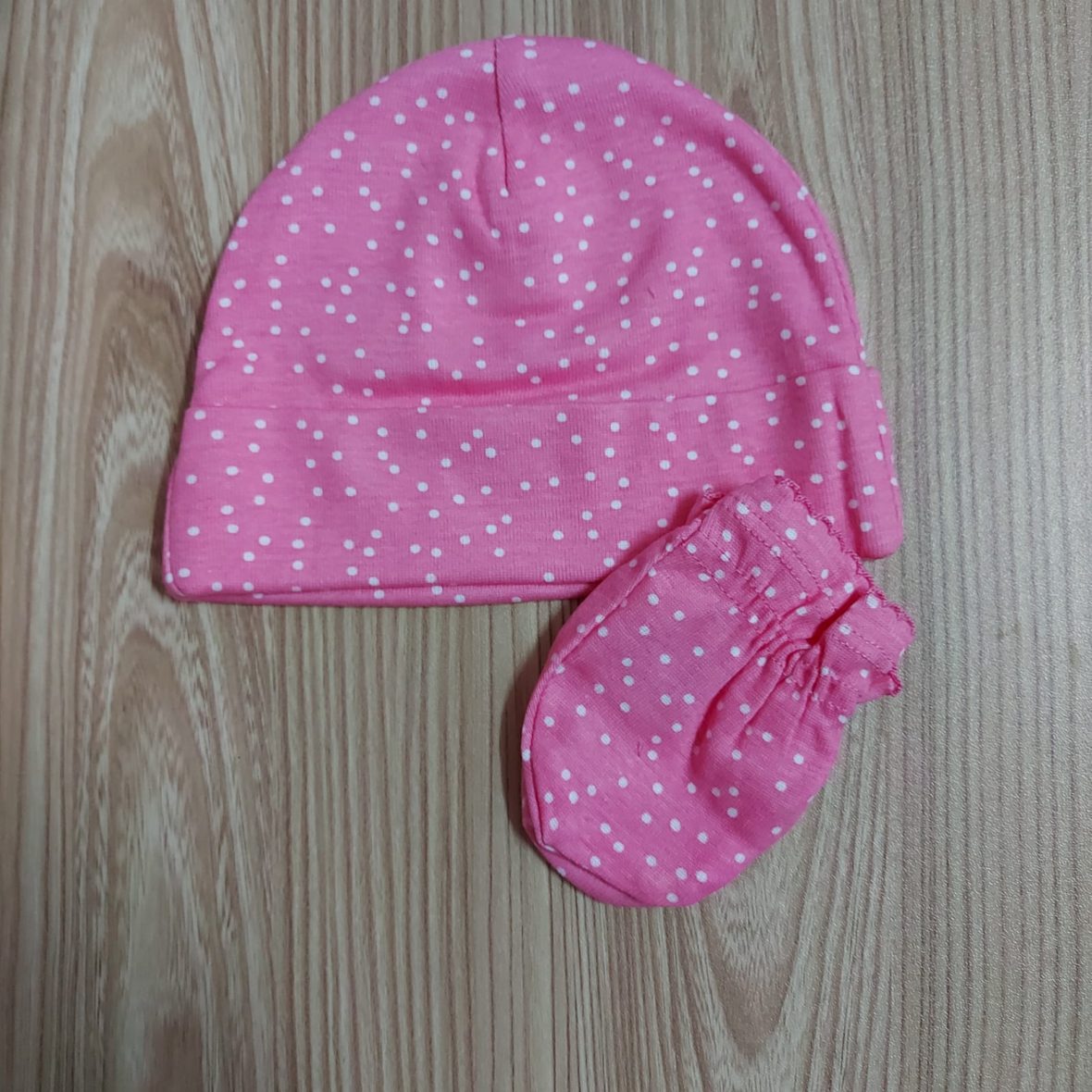 Onesie Brand Baby Girl Cap & Mitten Set – Pink/Polka Dot