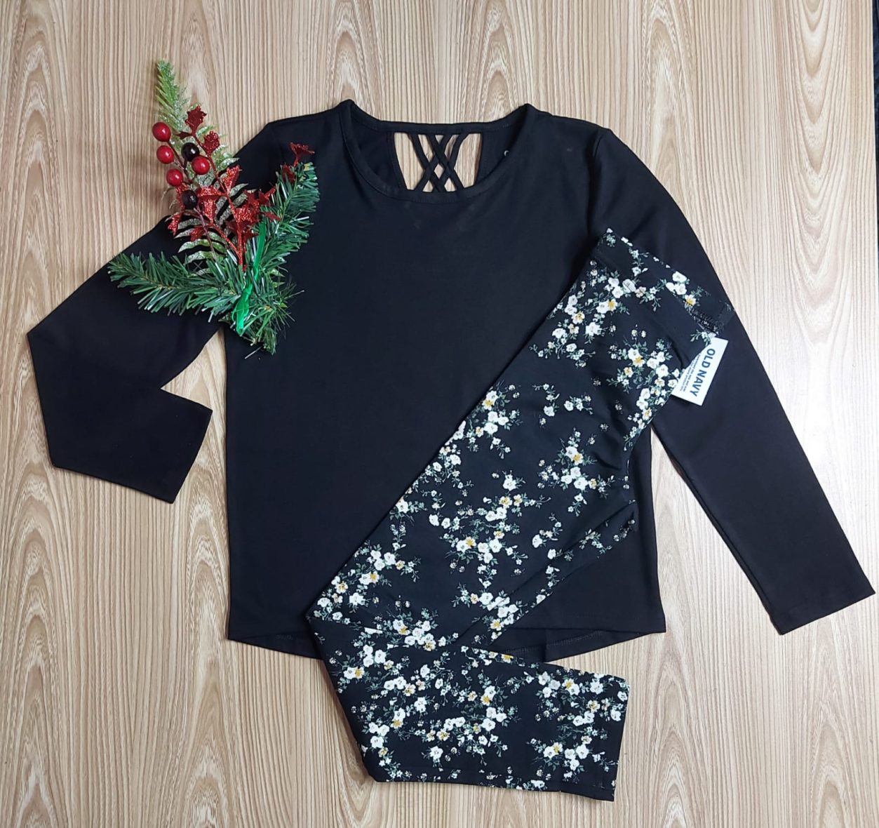 Old Navy Girls Black Long Sleeve Floral Set