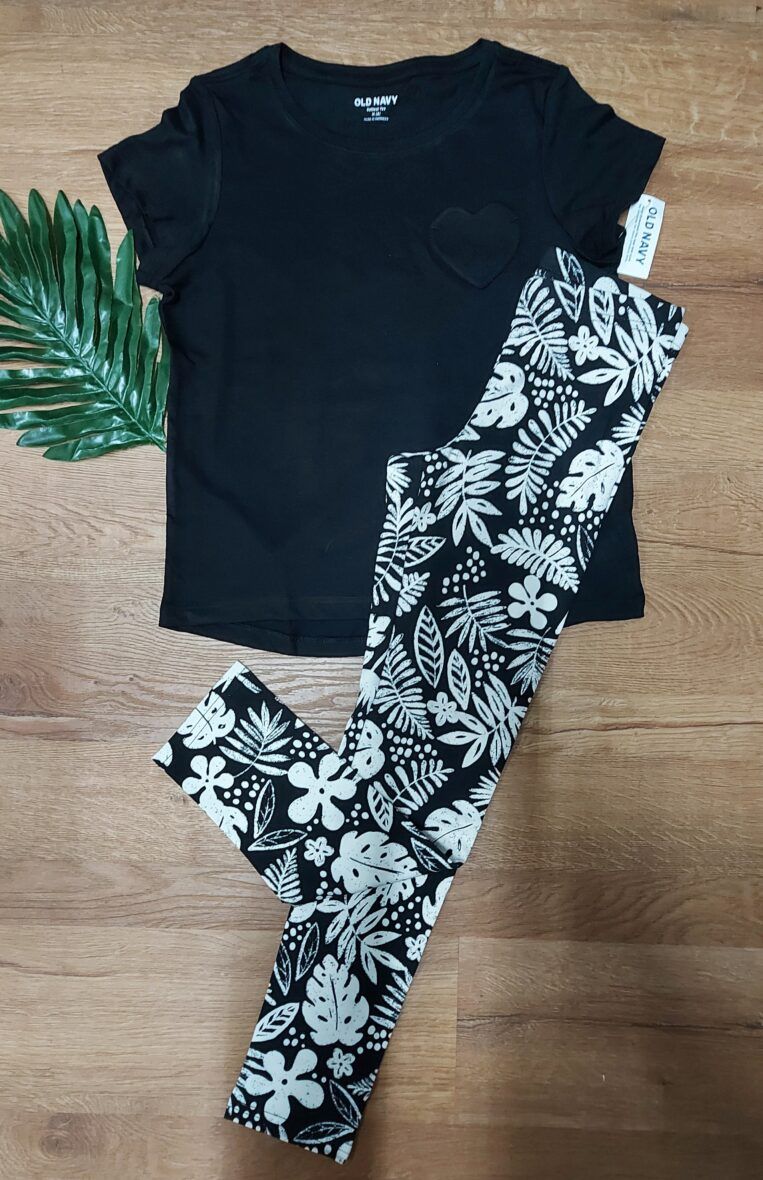 Old Navy Girls Black Tee & Black & White Leggings 2 – Piece Set