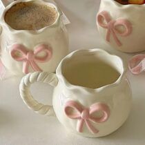 Ceramic bow mug